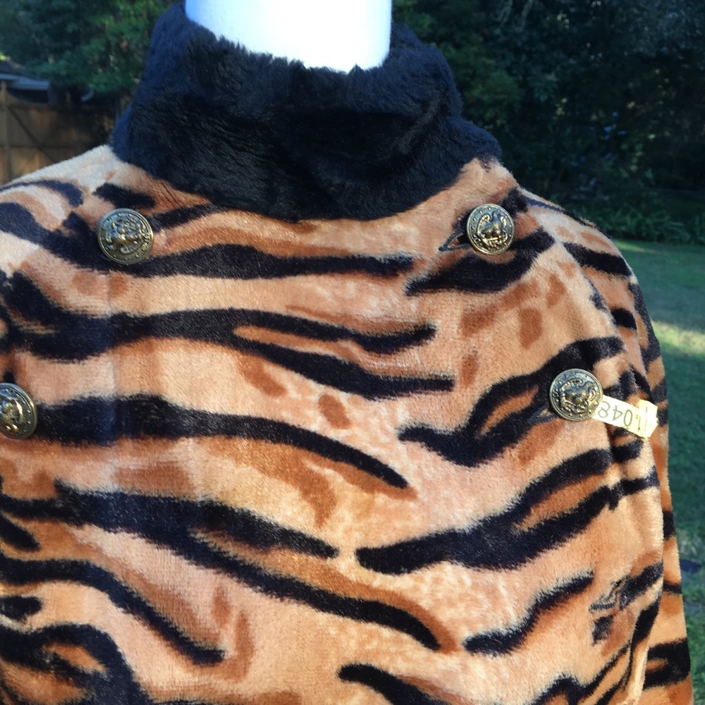 Animal Print Cape Vintage S